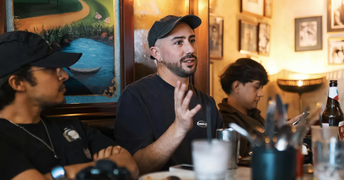 Psykologi avslöjar: människor som ständigt avbryter samtal har dessa 7 underliggande drag