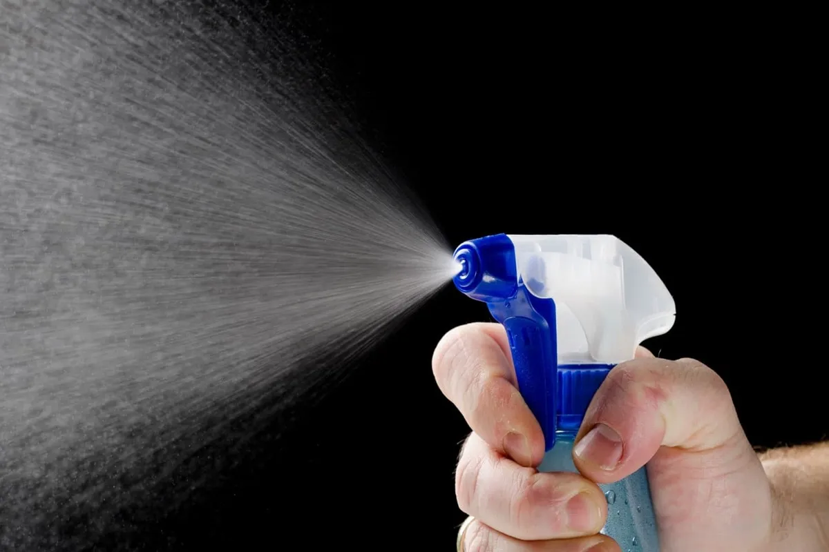 Så håller du hemmet rent med vit vinäger, enkelt och prisvärt